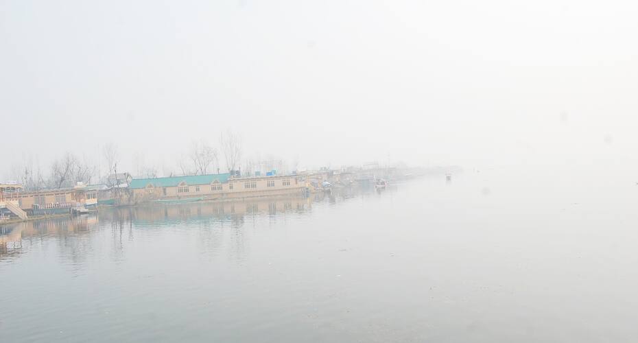New Gulzar houseboat, Srinagar 5